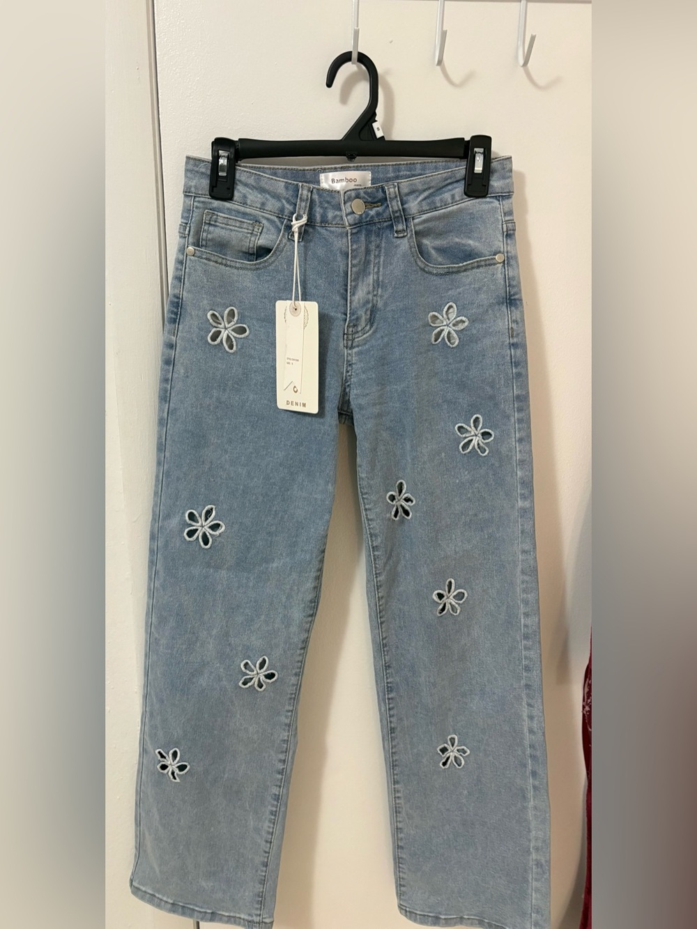 BAMBOO Light Blue Floral-Appliqué Straight Leg Jeans